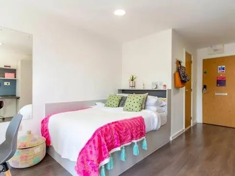 Big Room In A New House With Extra Bed