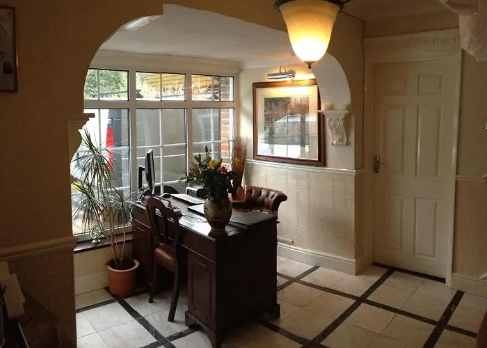 Tanglewood Gatwick Bed & Breakfast